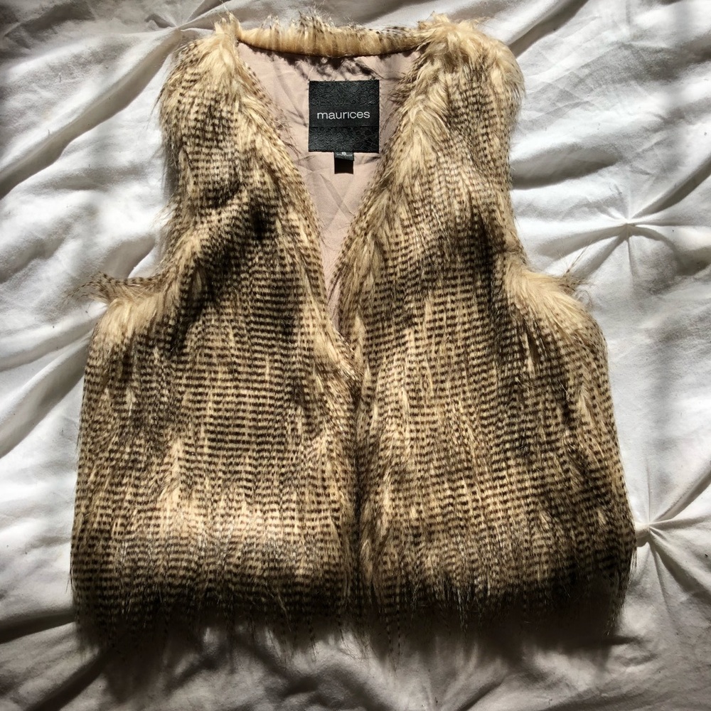 Maurice’s FAUX FUR layering vest